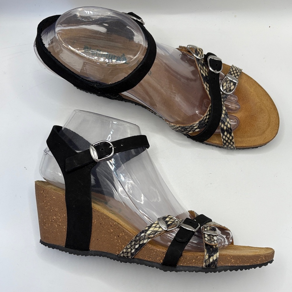 BioNatura Women’s Wedge Sandal size 9